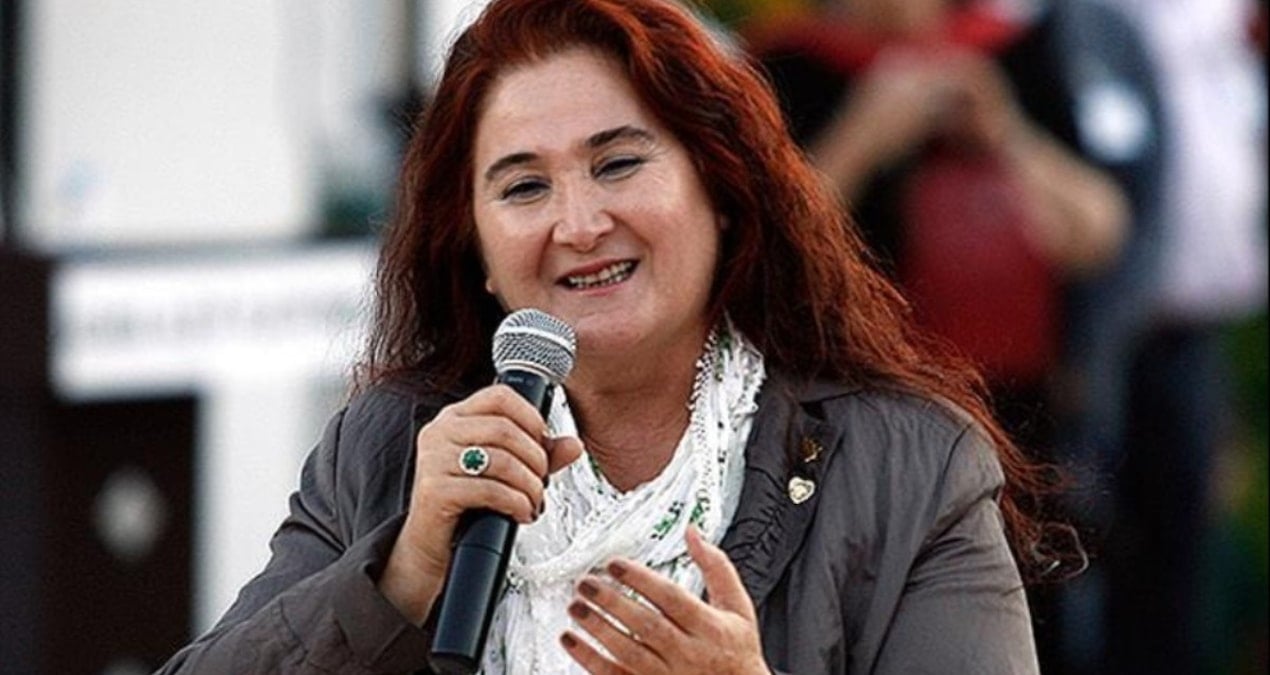 Eski vekillere trafik kıyağına CHP’li sanatçıdan tepki