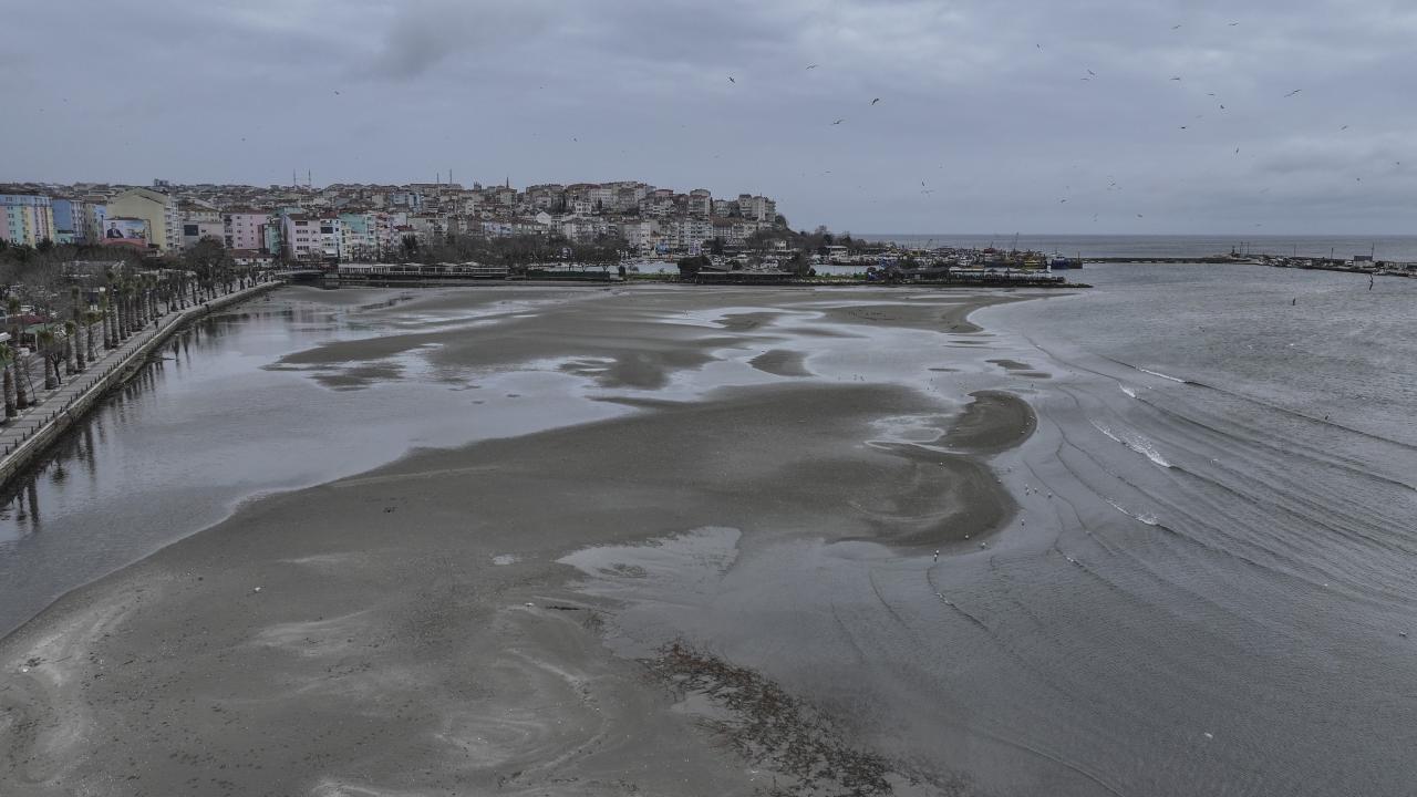 İstanbul’da deniz suyu çekildi