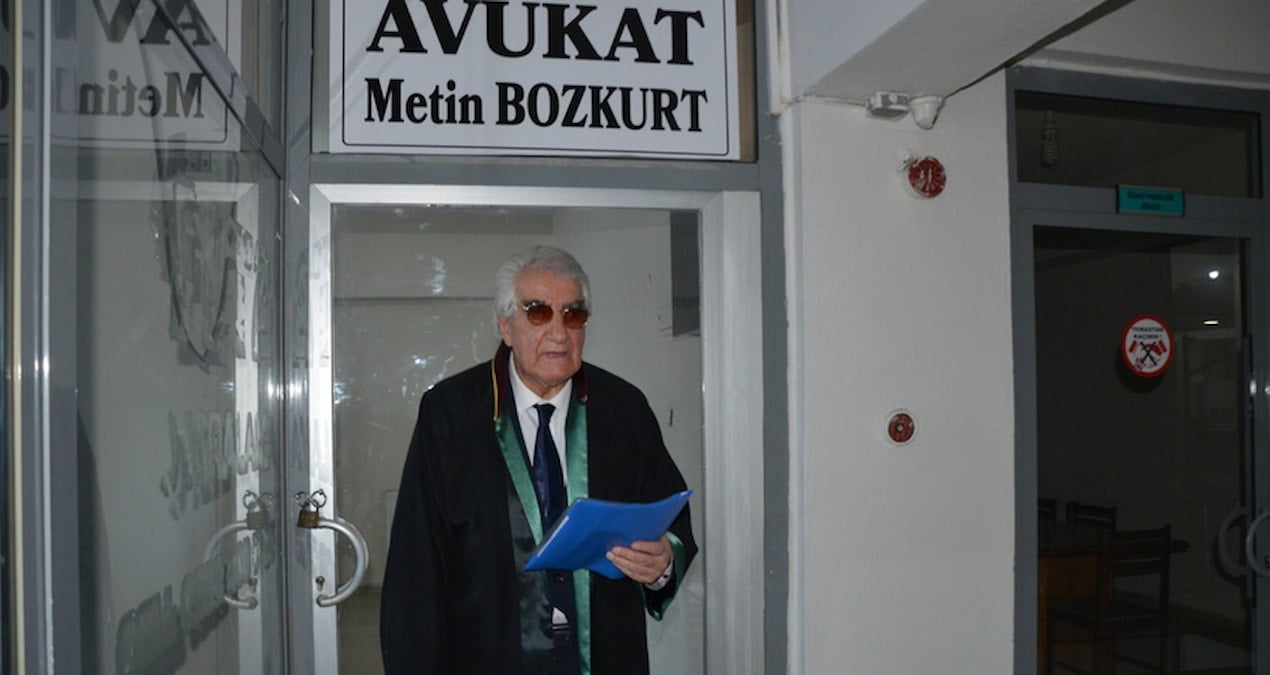 Mücadeleyi bırakmayın dedi 80 yaşında Hukuk Fakültesini bitirip Avukat oldu